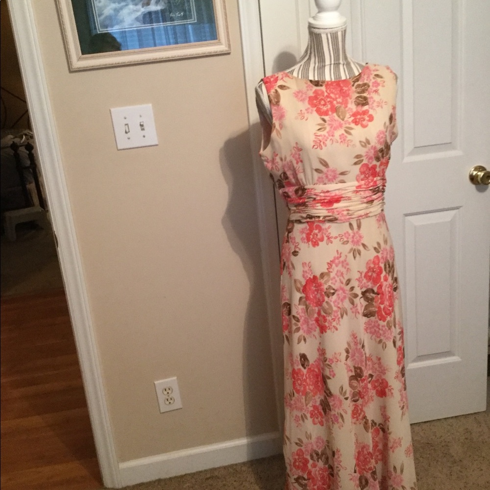 Maxi dress, worn twice